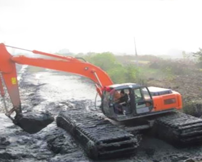 水、陸兩棲挖掘機